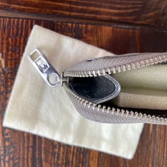 Marc By Marc Jacobs Mirror Heat Card Holder NWOT - Picture 3 of 8